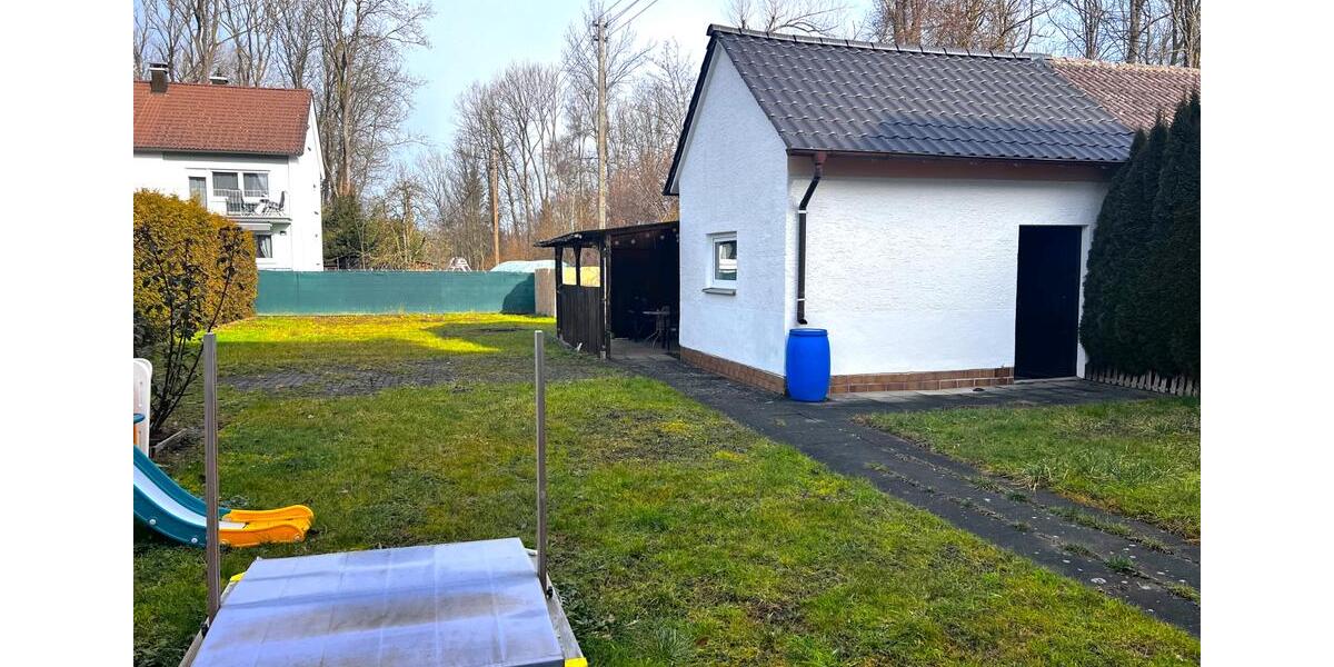 Dreifamilienhaus mit sonnigem Garten 8 zimmer