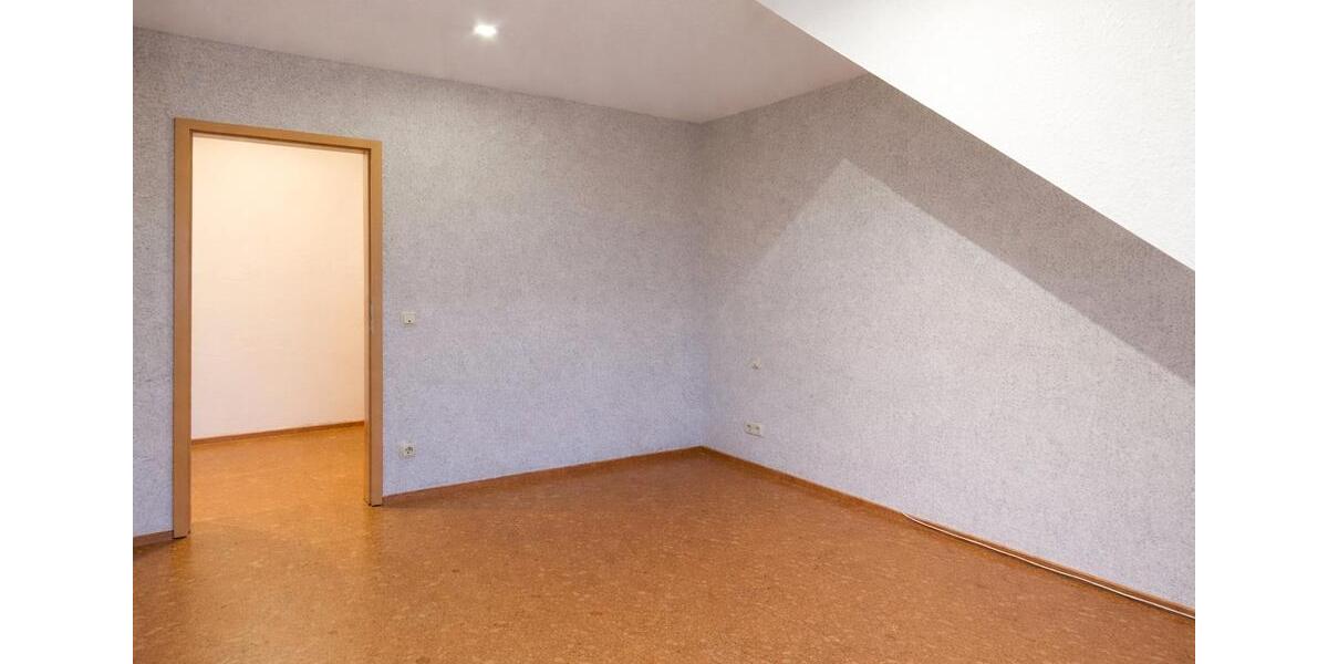 Dachgeschoßwohnung Weiskirchen - 2 Zimmer, 80 m&sup2;, 550&euro; | Angebot:26320928