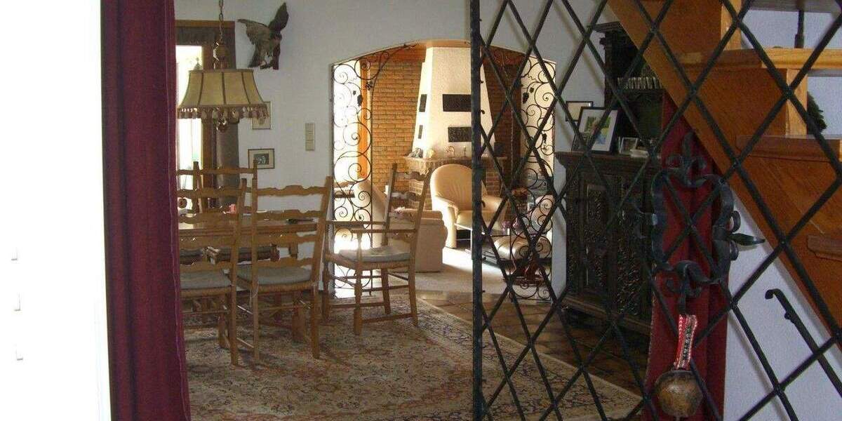 Einfamilienhaus Marburg-Schröck Schröck - 8 Zimmer, 180 m&sup2;, 480.000&euro; | Angebot:25823311