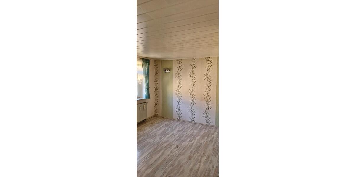 Reihenhaus Treuen - 8 Zimmer, 164 m&sup2;, 99.000&euro; | Angebot:26441438