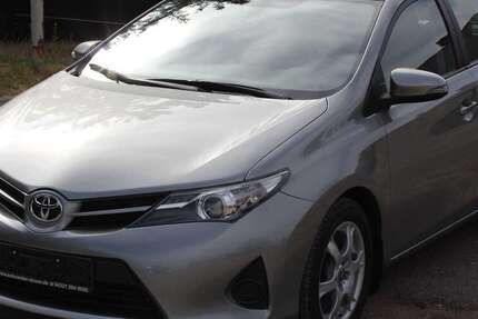 Toyota Auris 54.510 km 9.470 &euro; Neumünster 24536
