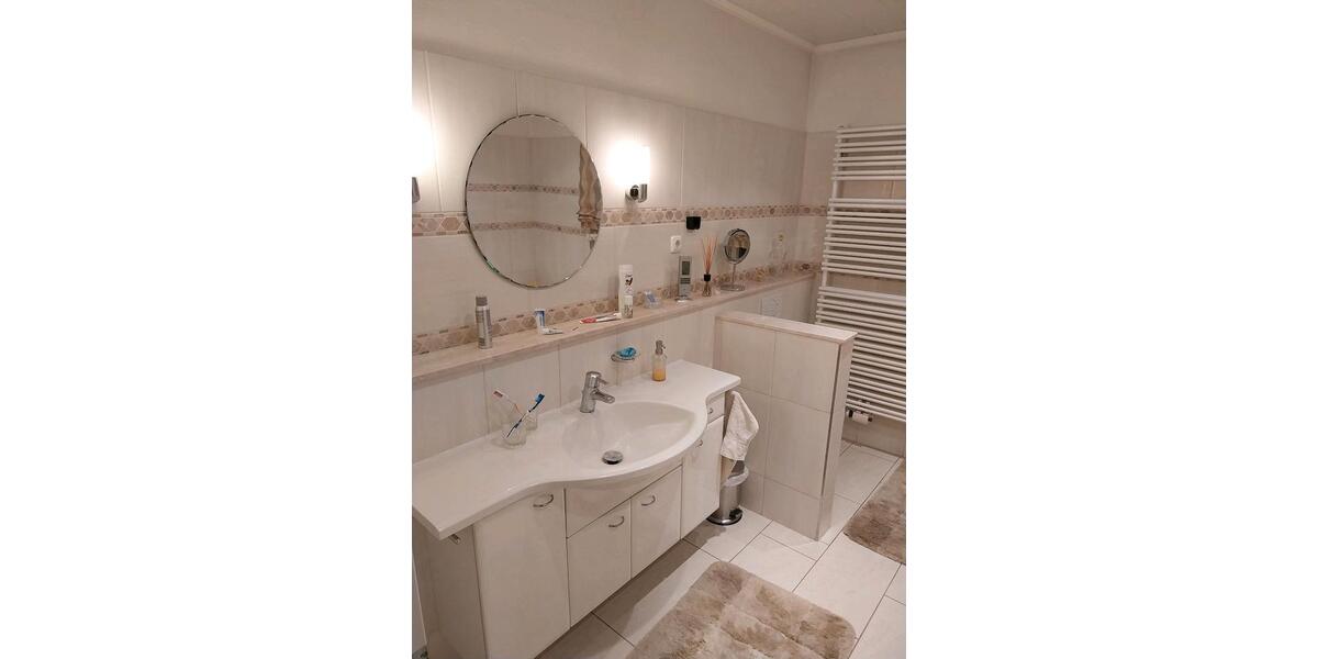 Erdgeschosswohnung im Zweifamilienhaus 3 zimmer