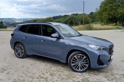 BMW iX1