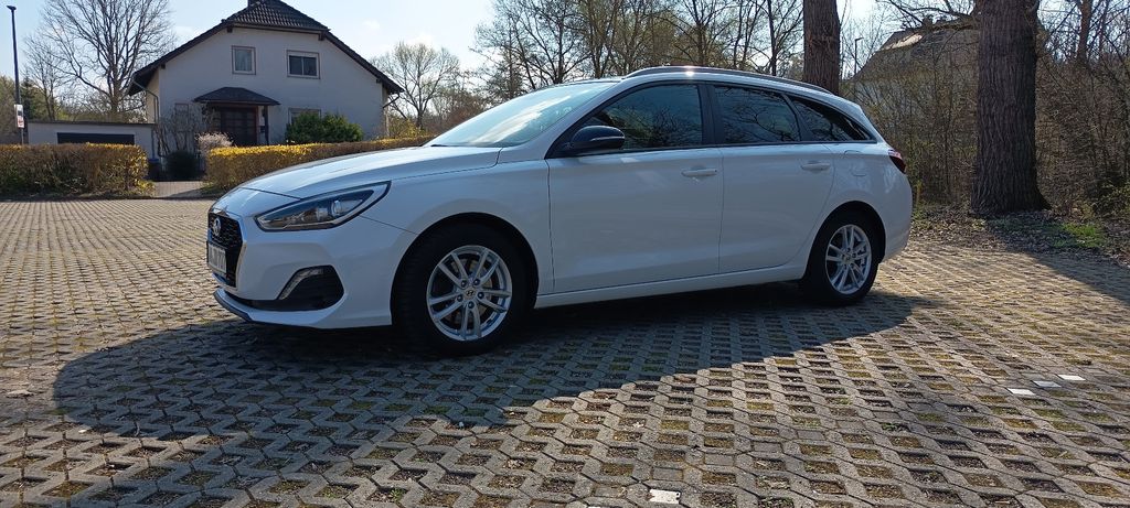 Hyundai i30 98.000 km 13.700 &euro; Brechen 65611