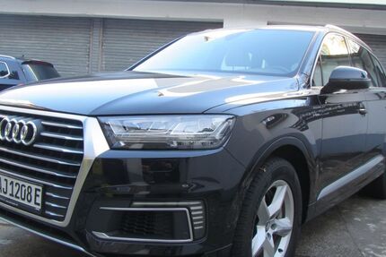Audi Q7 99.000 km 34.990 € Düsseldorf 40210