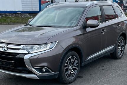 Mitsubishi Outlander 104.000 km 17.990 &euro; Hamburg 20537