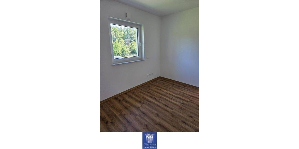 Einfamilienhaus Weinböhla - 4 Zimmer, 132 m&sup2;, 2.000&euro; | Angebot:26799228