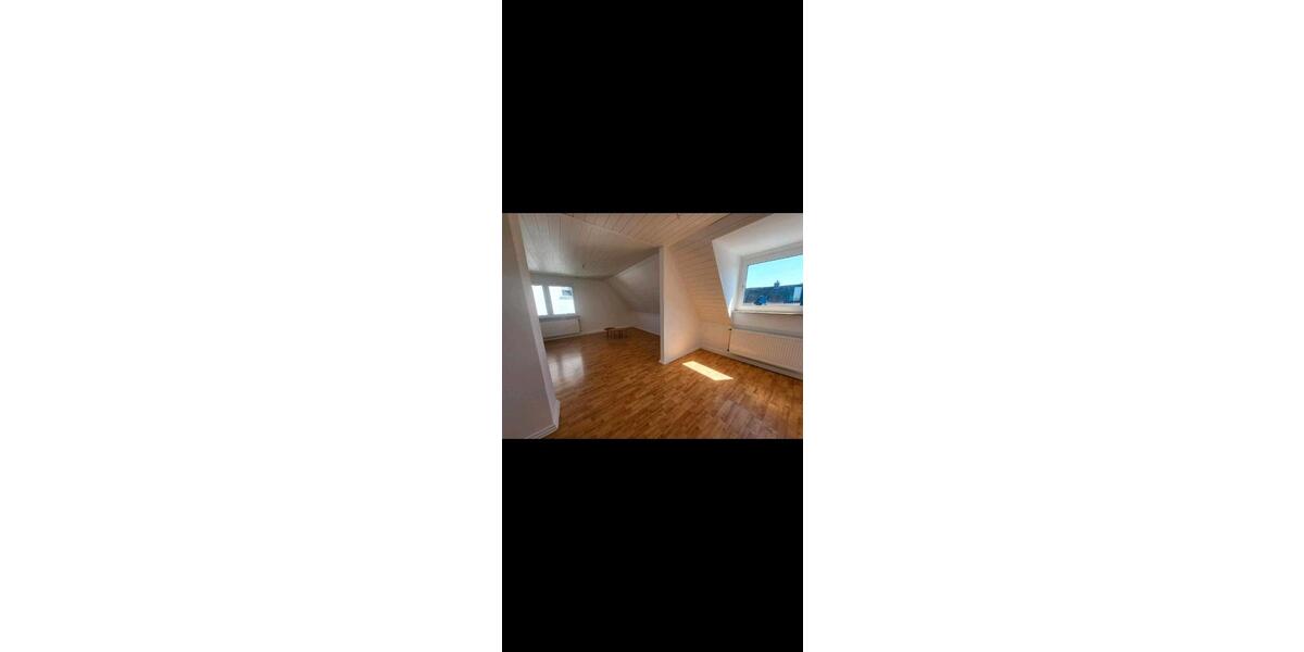 Dachgeschoßwohnung Bochum Bochum-Südwest - 2.5 Zimmer, 64 m&sup2;, 810&euro; | Angebot:26646043