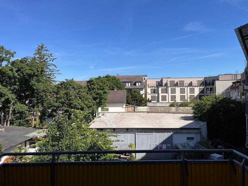Schöngeschnittene 2ZW mit Wohnküche und Balkon in DA zentrale Lage