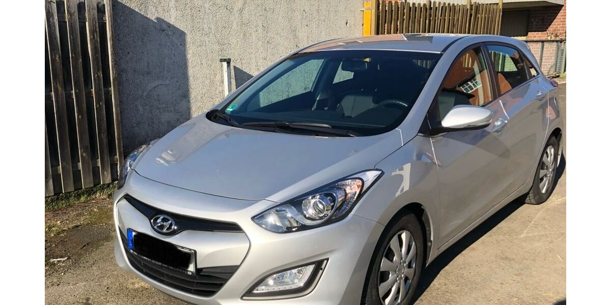 Hyundai i30 92.000 km 8.200 &euro; Naumburg- Elbenberg 34311