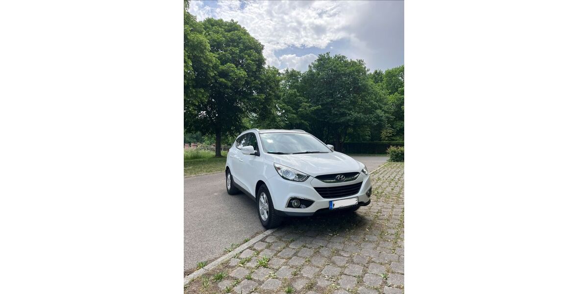 Hyundai ix35 129.000 km 10.999 &euro; Welzheim 73642