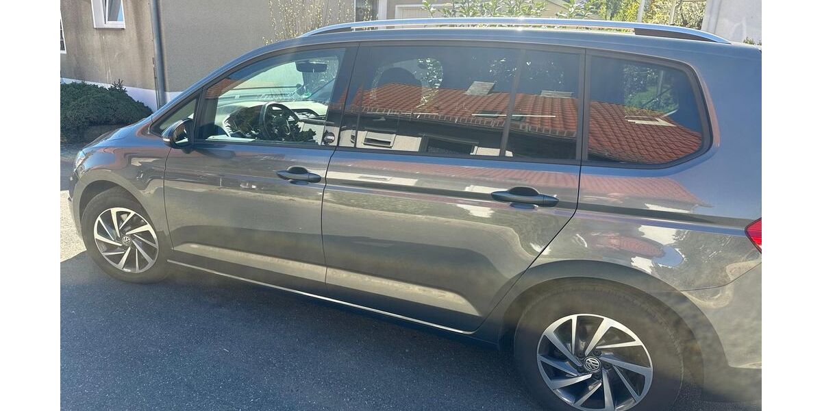 VW Touran 99.600 km 19.900 &euro; Sarstedt 31157