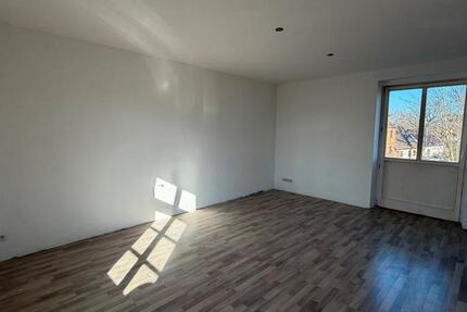 Wohnung Bitterfeld-Wolfen Wolfen - 3 Zimmer, 82 m&sup2;, 540&euro; | Angebot:26001819