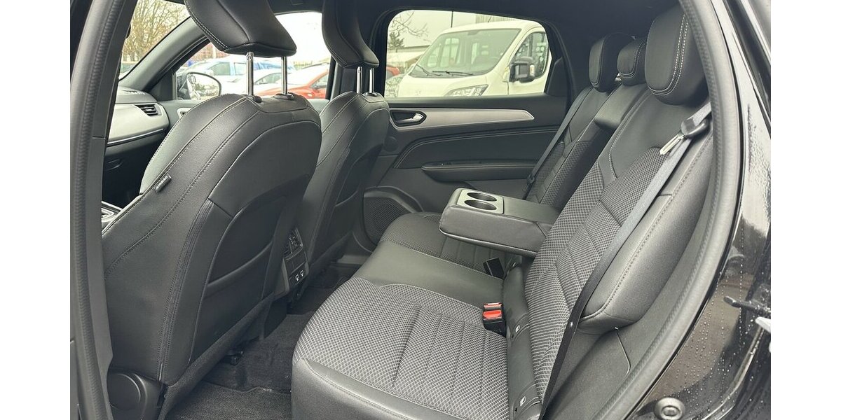 Renault Arkana Deutsch Techno MildHyb140EDC/SitzH/360° 13.900 km 23.990 &euro; Donauwörth 86609