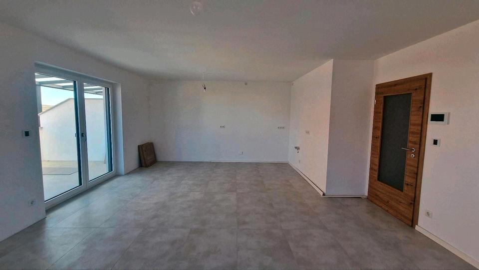 Etagenwohnung Schwandorf - 2 Zimmer, 66 m&sup2;, 735&euro; | Angebot:26395876