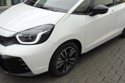 Honda Jazz 6.800 km 25.490 &euro; Naumburg 06618