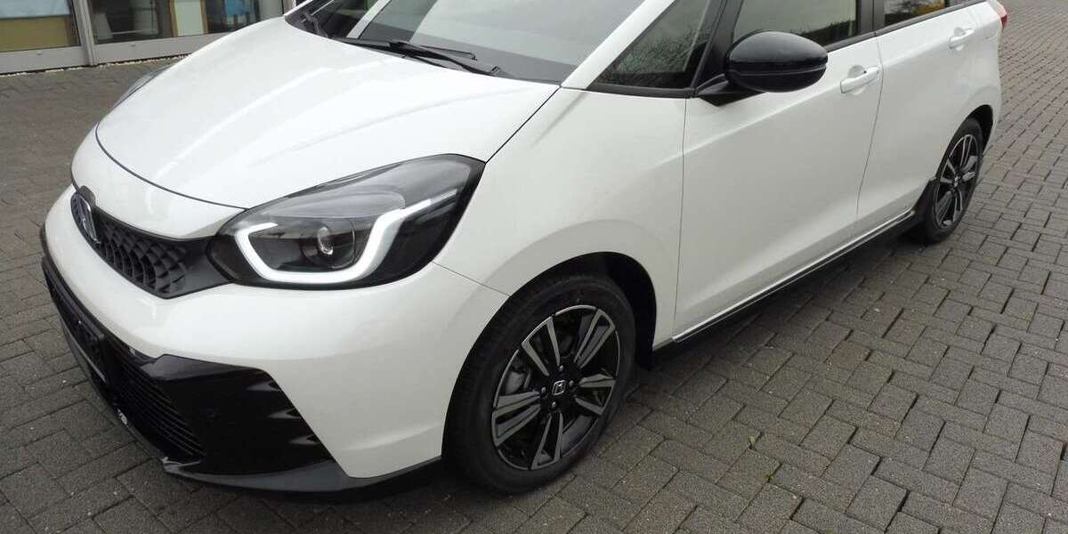 Honda Jazz 6.800 km 25.490 &euro; Naumburg 06618