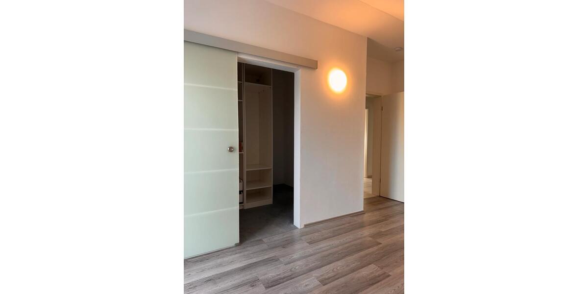 Wunderschöne 3-Zimmer DG Wohnung mit Balkon und Carport 3 zimmer