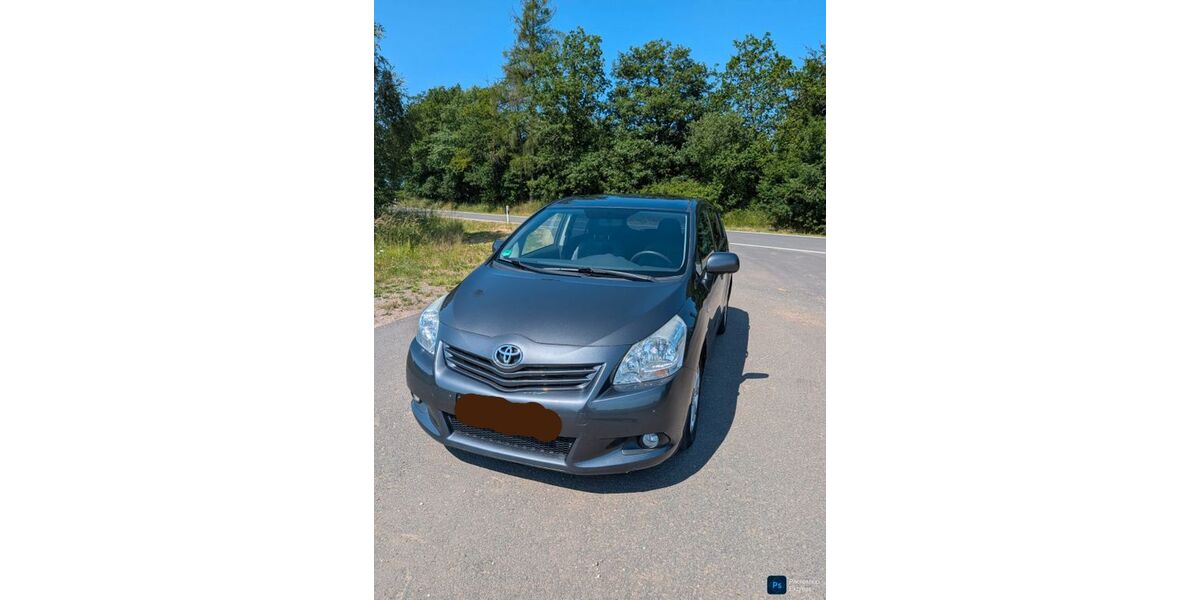 Toyota Corolla Verso 183.000 km 4.800 &euro; Lasel 54612