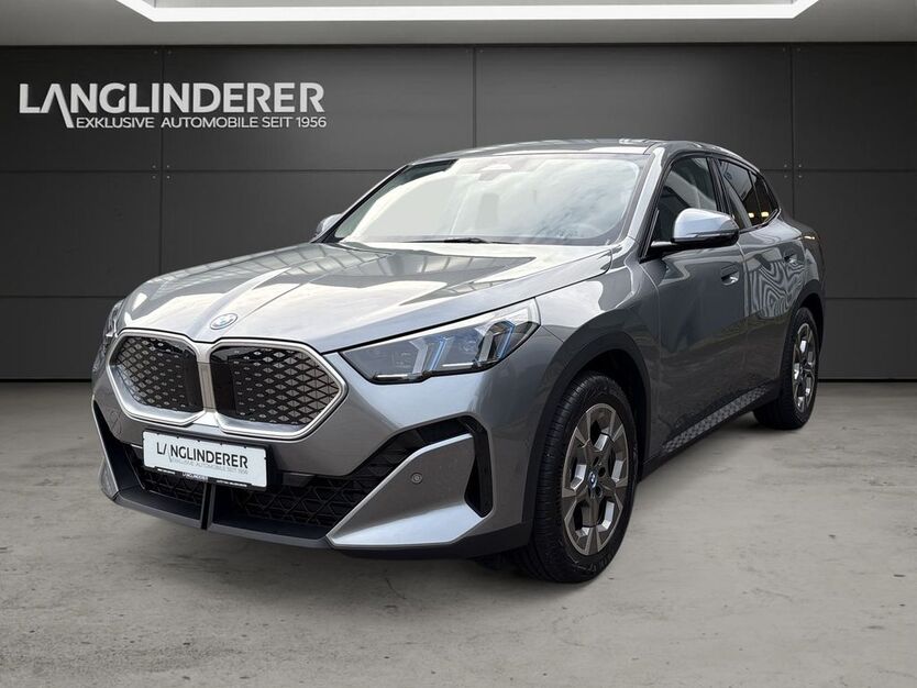 BMW iX2 9.800 km 44.900 € Altötting 84503
