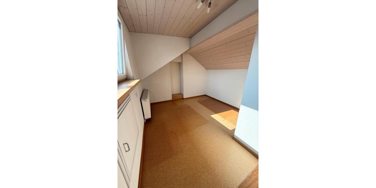 Etagenwohnung Hatzenbühl - 4 Zimmer, 125 m&sup2;, 1.100&euro; | Angebot:25415292