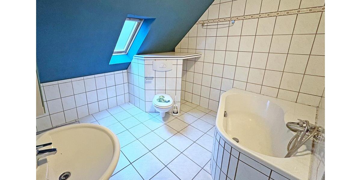 Dachgeschoßwohnung Windeck - 2 Zimmer, 93 m&sup2;, 600&euro; | Angebot:22180868