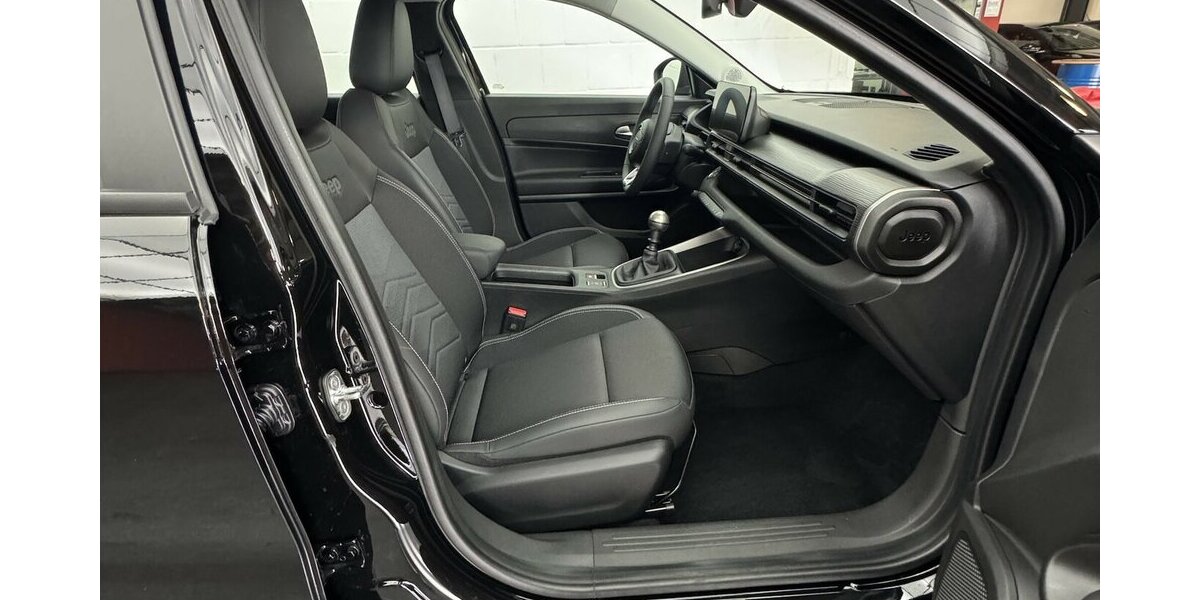 Jeep Avenger 1.2 Altitude Kamera JBL Soundsystem 27.213 km 20.450 &euro; Lich 35423