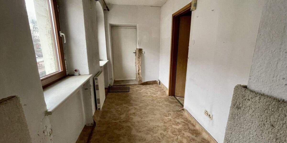 Einfamilienhaus Glashütte - 8 Zimmer, 120 m&sup2;, 80.000&euro; | Angebot:25704907