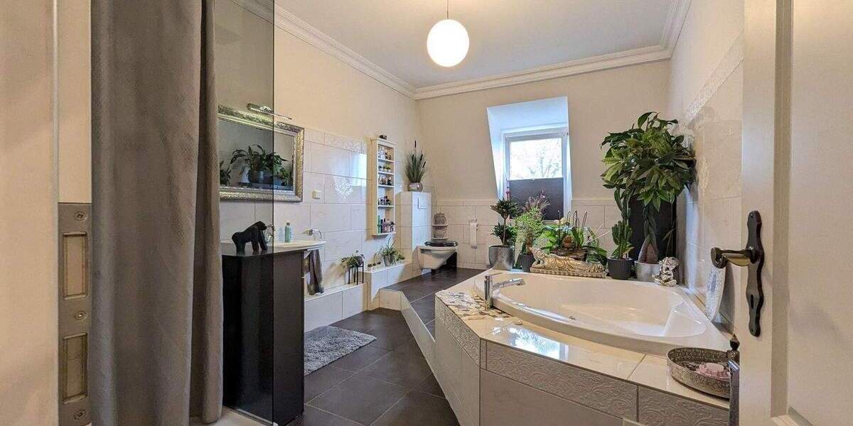 Etagenwohnung Duisburg Mittelmeiderich - 5 Zimmer, 132 m&sup2;, 199.900&euro; | Angebot:25401378