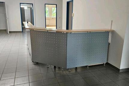 Büro, Praxisräume, Sozialräume