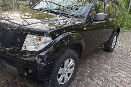 Nissan Pathfinder 258.000 km 4.500 &euro; Berlin 13355