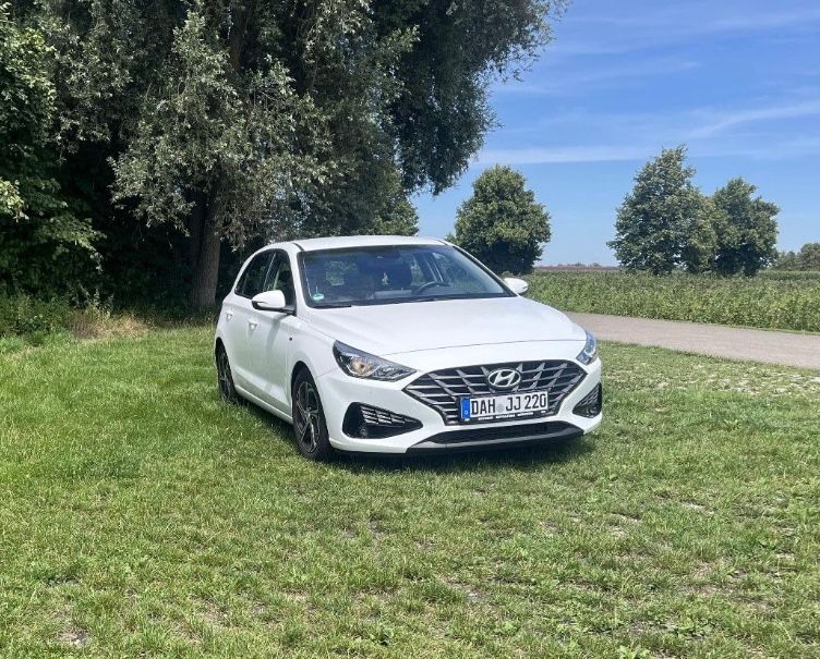 i30