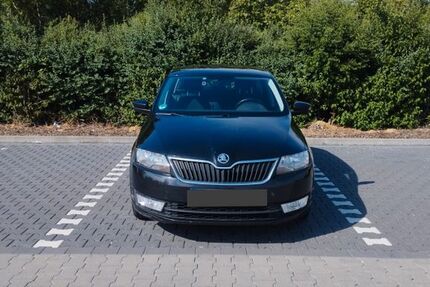 Skoda Rapid 228.000 km 5.650 &euro; Rodenbach 63517