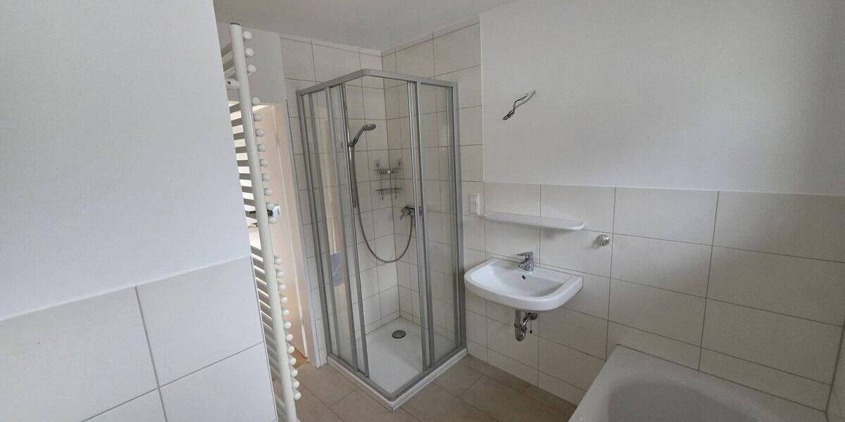 Etagenwohnung Schifferstadt - 3 Zimmer, 81 m&sup2;, 1.100&euro; | Angebot:26833849