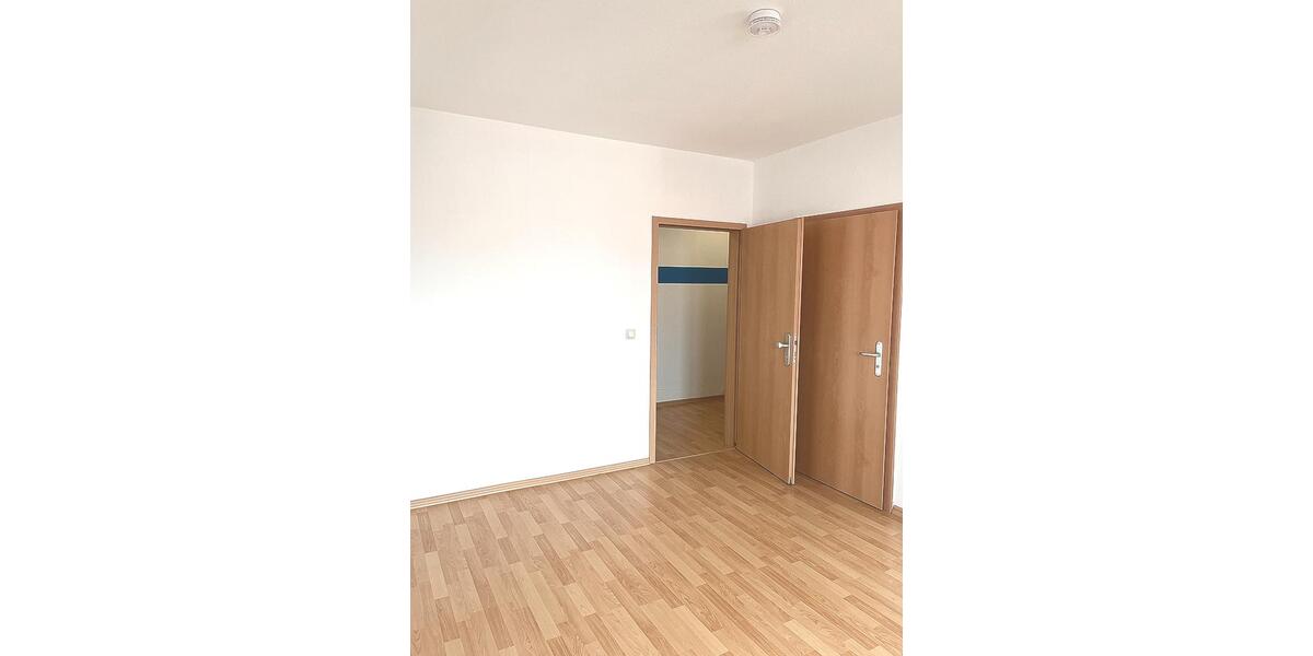 Etagenwohnung Bernsdorf - 1 Zimmer, 24 m&sup2;, 100&euro; | Angebot:23295912
