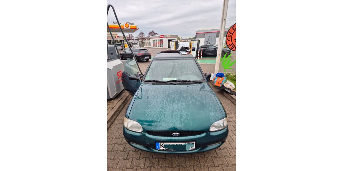 Ford Escort 119.000 km 2.800 &euro; Köln 51065