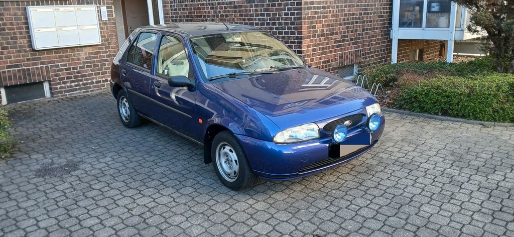 Ford Fiesta 100.596 km 2.000 &euro; Meißen 01662