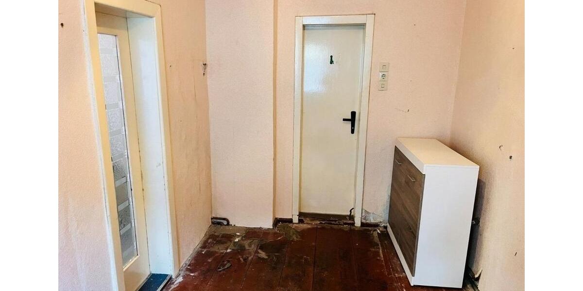 Reihenhaus Eisleben (Lutherstadt) - 7 Zimmer, 132 m&sup2;, 39.000&euro; | Angebot:26090161