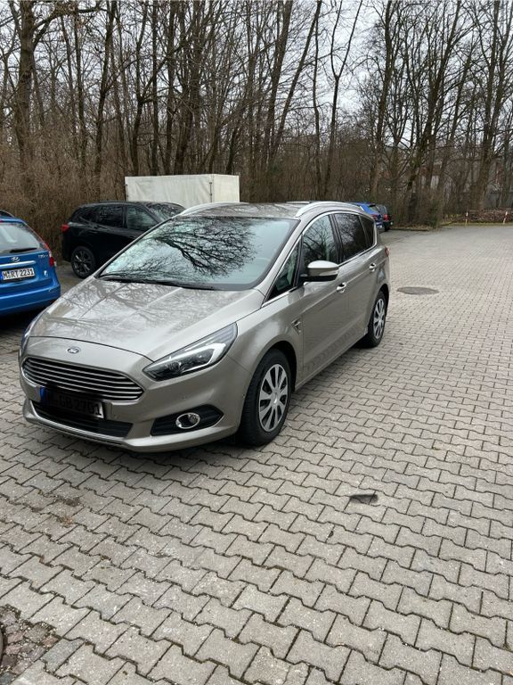 Ford S-Max 136.292 km 15.900 € München 81735