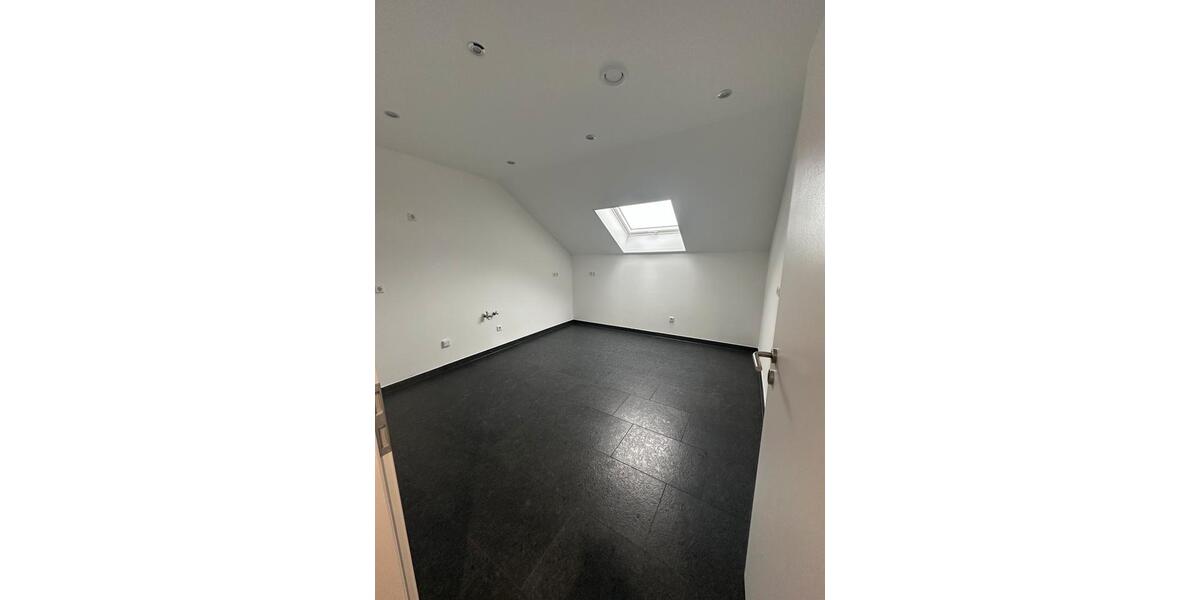 Dachgeschoßwohnung Pfinztal - 3 Zimmer, 80 m&sup2;, 1.000&euro; | Angebot:25980471