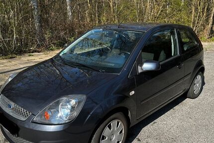 Ford Fiesta 130.553 km 2.299 &euro; Hamburg 22111
