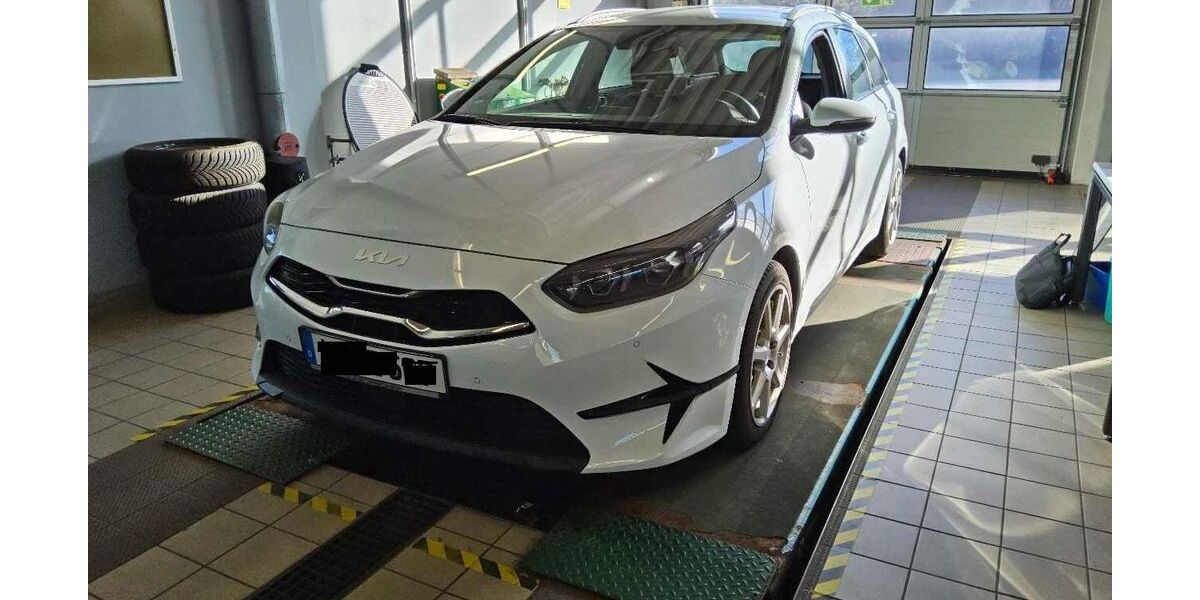 Kia ceed Sportswagon 55.000 km 18.999 &euro; Hohenbrunn bei München 85662