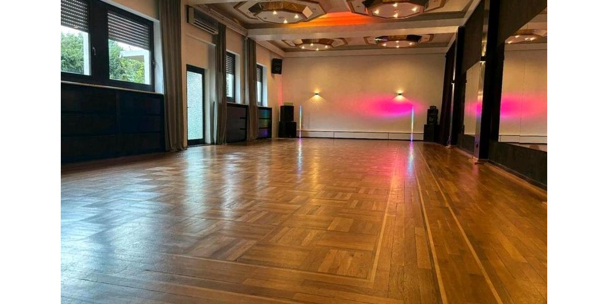 Heller Kursraum mit Bistro* Yoga, Hipp-Hopp* stundenweise zimmer