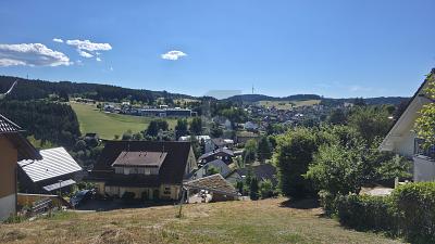 SONNE, AUSSICHT UND KURZE WEGE - Grundstück Schonach im Schwarzwald | Angebot:27093281