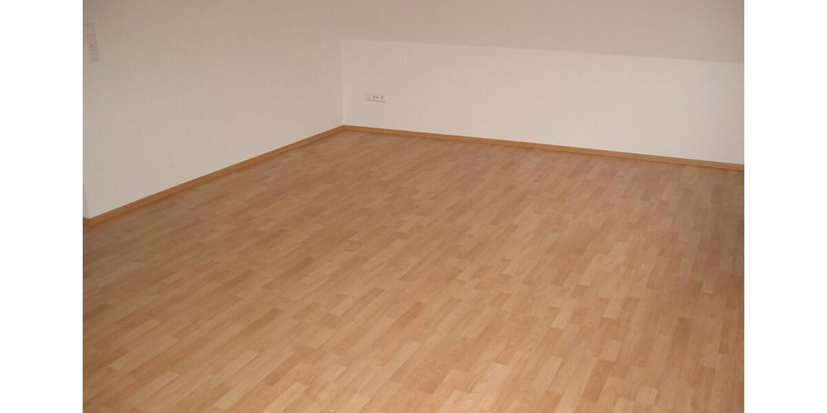 Dachgeschoßwohnung Soest - 3 Zimmer, 80 m&sup2;, 600&euro; | Angebot:26409252