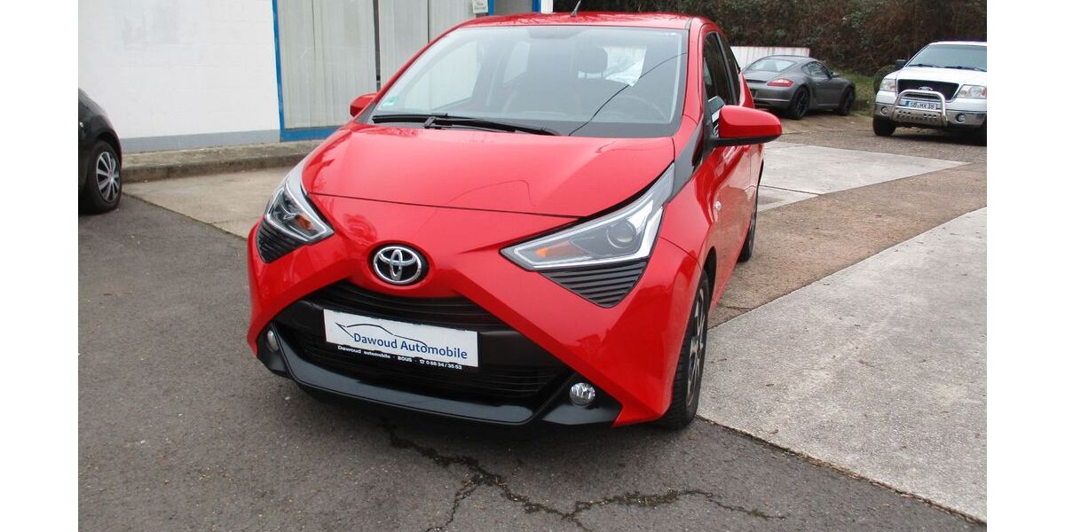 Toyota Aygo (X) 43.385 km 7.900 &euro; Bous 66359