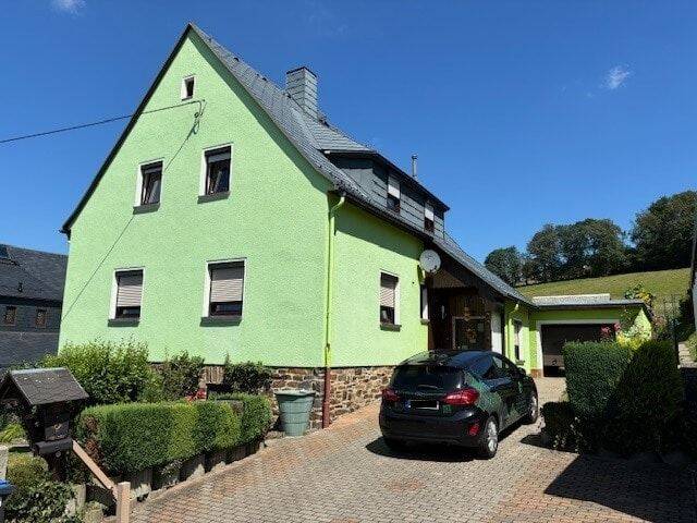 Wohnen mit Aussicht - freistehendes Ein-Zweifamilienhaus in sonniger Höhenlage von Bernsbach