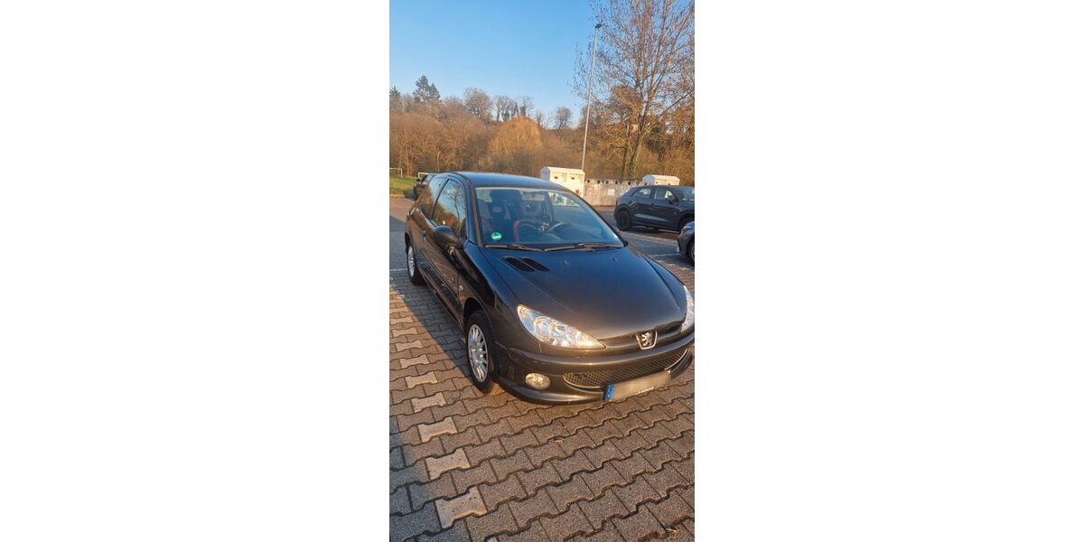 Peugeot 206 164.000 km 950 &euro; Nidderau-Heldenbergen 61130