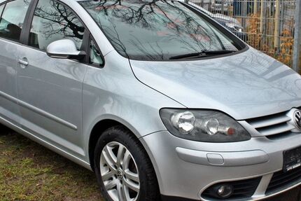 VW Golf 124.200 km 3.999 &euro; Berlin 13057