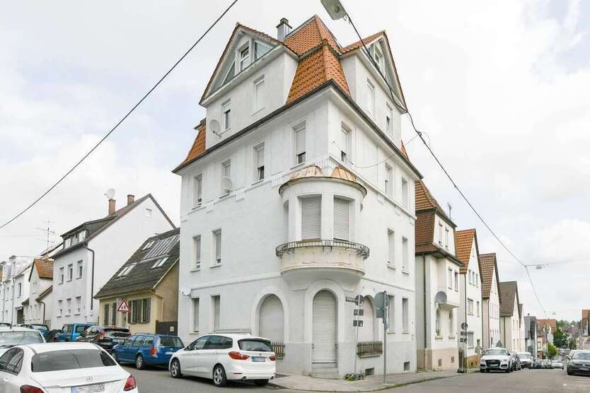 Haus zum Kaufen in Stuttgart 779.000 € 297 m²